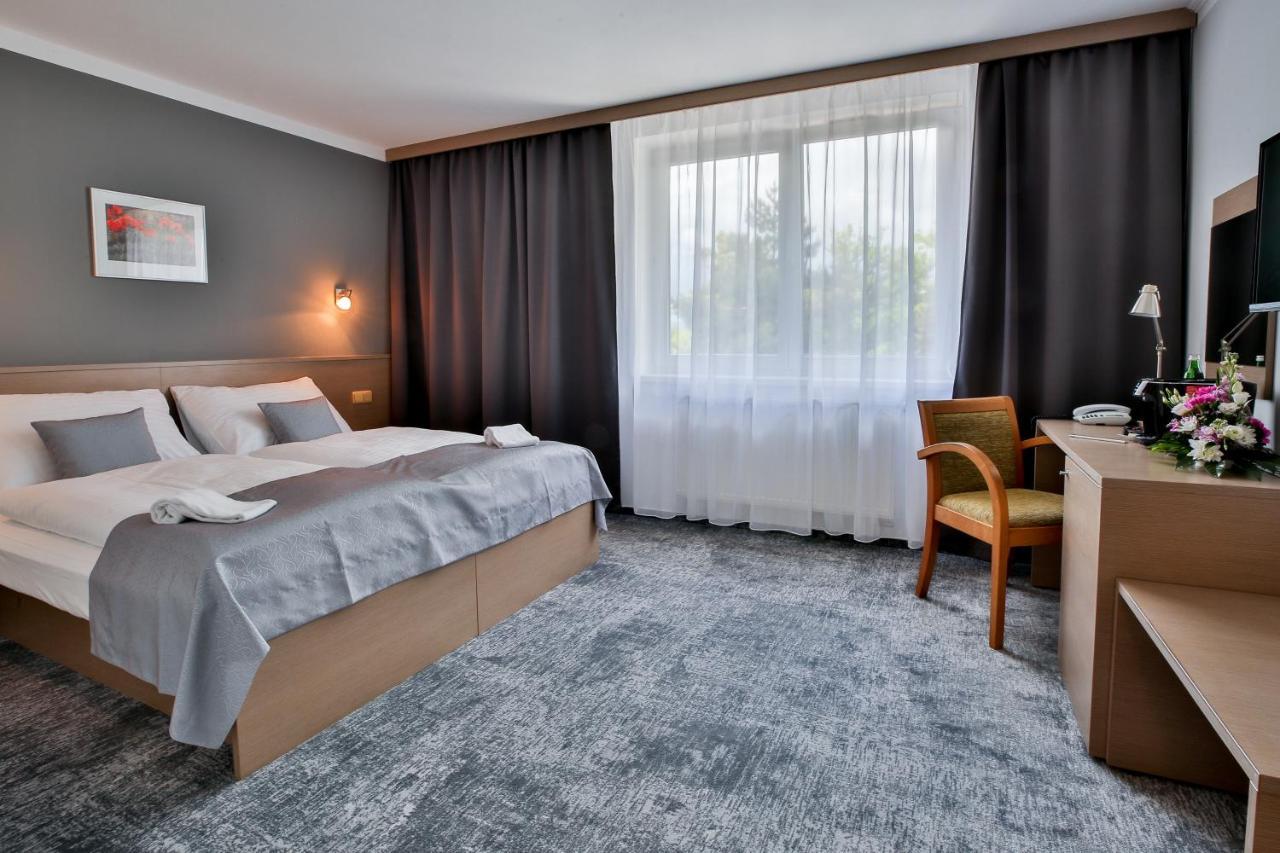 Lh Parkhotel Hluboka Nad Vltavou Congress & Wellness Buitenkant foto
