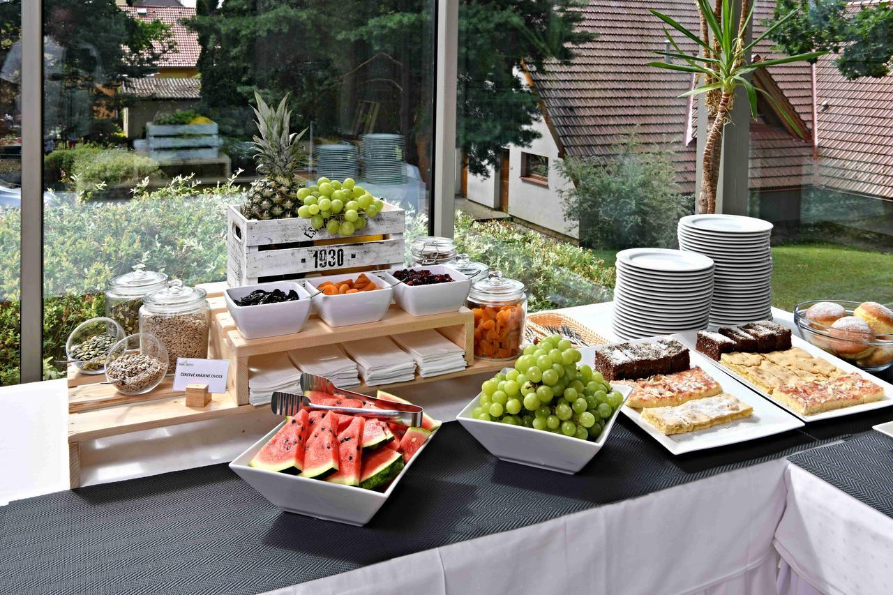 Lh Parkhotel Hluboka Nad Vltavou Congress & Wellness Buitenkant foto