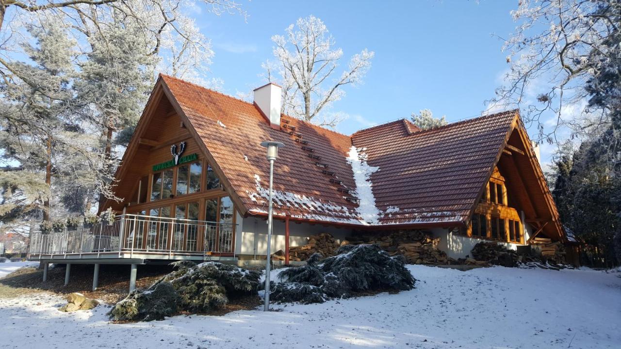 Lh Parkhotel Hluboka Nad Vltavou Congress & Wellness Buitenkant foto